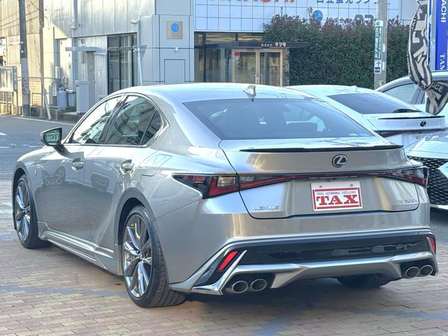 ＩＳ ＩＳ３００ｈ　Ｆスポーツ　フルエアロ＆スポーツマフラー　黒本革　パノラミックビューモニター　三眼ＬＥＤヘッドライト　前席シートヒーター＆ベンチレーション　デュアルオートエアコン　前後ドラレコ　ＥＴＣ　ＲＣＣ　１９ｉｎｃｈＡＷ（7枚目）