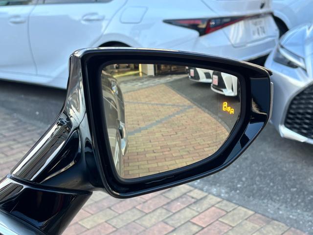 ＩＳ ＩＳ３００ｈ　Ｆスポーツ　フルエアロ＆スポーツマフラー　黒本革　パノラミックビューモニター　三眼ＬＥＤヘッドライト　前席シートヒーター＆ベンチレーション　デュアルオートエアコン　前後ドラレコ　ＥＴＣ　ＲＣＣ　１９ｉｎｃｈＡＷ（18枚目）