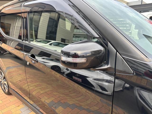 オシャレなドアミラーウインカー付き！曲がる際も前方の車から見え易いので、事故の防止にも役立ちます！