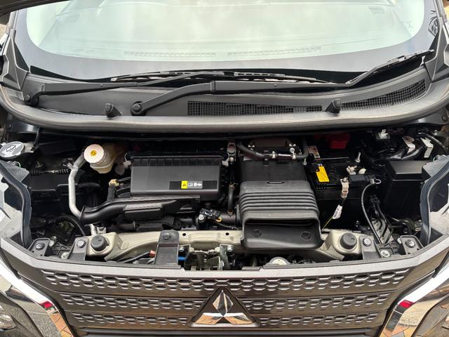 エンジンルームもピッカピカです♪前オーナーさんが大切にされていた証ですね♪
