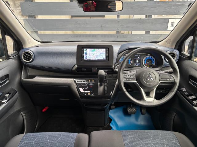 運転席周りです！大変綺麗な状態です！ご覧頂ければ、きっと気に入って頂けると思います！お問い合わせ、ご来店お待ちしております！