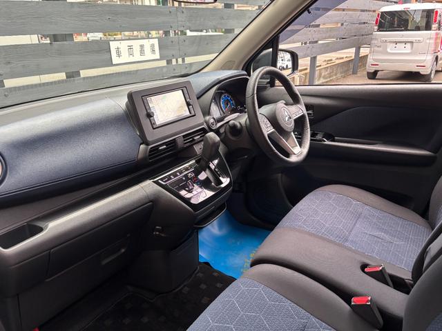 内装は、当社の専門スタッフが、丁寧にクリーニングしております！品質には、自信を持っております！