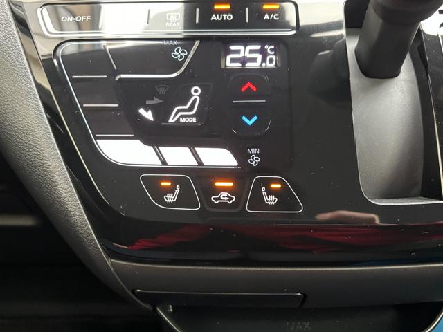 前席シートヒーター付きです♪冬でも暖かくお乗りいただけます♪