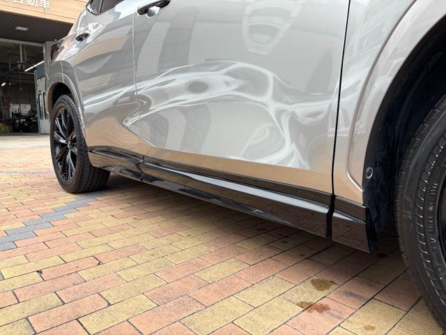 ＮＸ ＮＸ３５０ｈ　Ｆスポーツ　ＴＲＤフルエアロ　パノラマルーフ　赤本革　パノラミックビューモニター　三眼ＬＥＤ　デジタルインナーミラー　１４型ナビ　ＡｐｐｌｅＣａｒＰｌａｙ　パワーバックドア　アドバンスドパーク　２０ｉｎｃｈＡＷ（10枚目）