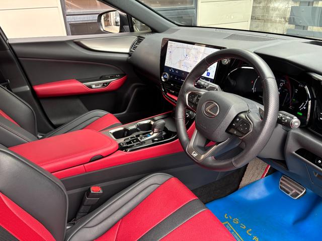 ＮＸ ＮＸ３５０ｈ　Ｆスポーツ　ＴＲＤフルエアロ　パノラマルーフ　赤本革　パノラミックビューモニター　三眼ＬＥＤ　デジタルインナーミラー　１４型ナビ　ＡｐｐｌｅＣａｒＰｌａｙ　パワーバックドア　アドバンスドパーク　２０ｉｎｃｈＡＷ（27枚目）