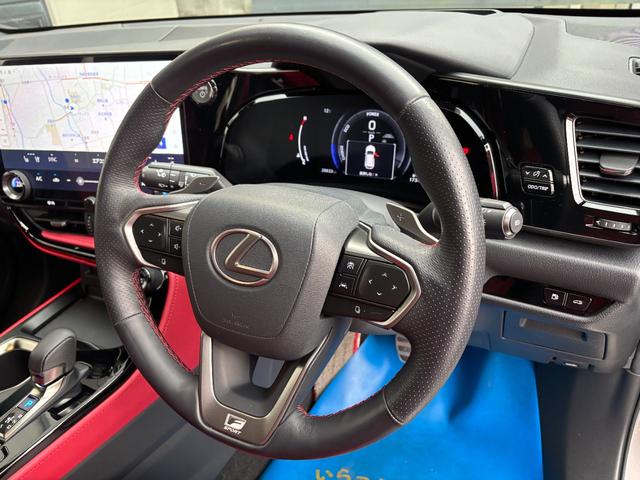 ＮＸ ＮＸ３５０ｈ　Ｆスポーツ　ＴＲＤフルエアロ　パノラマルーフ　赤本革　パノラミックビューモニター　三眼ＬＥＤ　デジタルインナーミラー　１４型ナビ　ＡｐｐｌｅＣａｒＰｌａｙ　パワーバックドア　アドバンスドパーク　２０ｉｎｃｈＡＷ（52枚目）