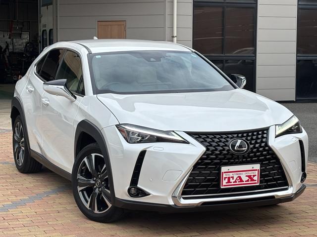 ＵＸ ＵＸ２５０ｈ　バージョンＬ　ＭＣ後モデル　白本革　パノラミックビュー　１２．３型ナビ　フルセグ　デュアルオートエアコン　三眼ＬＥＤヘッドライト　前席シートヒーター＆ベンチレーション　前後ドラレコ　ＥＴＣ　ＰＣＳ　１８ｉｎｃｈＡＷ（4枚目）