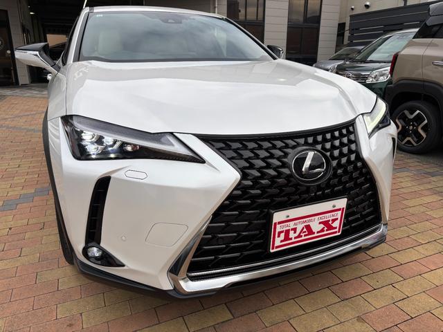 ＵＸ ＵＸ２５０ｈ　バージョンＬ　ＭＣ後モデル　白本革　パノラミックビュー　１２．３型ナビ　フルセグ　デュアルオートエアコン　三眼ＬＥＤヘッドライト　前席シートヒーター＆ベンチレーション　前後ドラレコ　ＥＴＣ　ＰＣＳ　１８ｉｎｃｈＡＷ（12枚目）