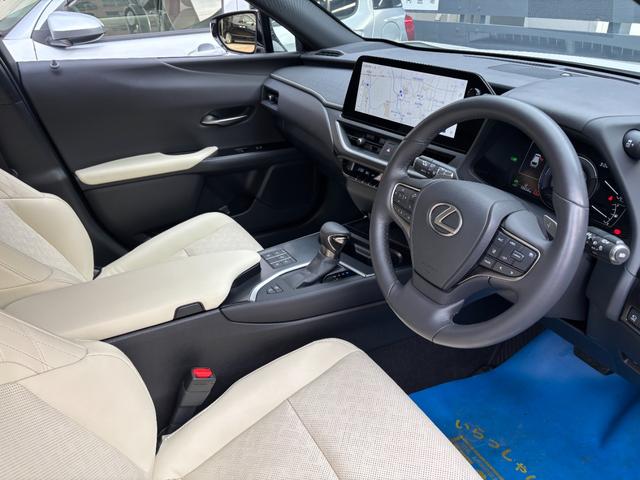 ＵＸ ＵＸ２５０ｈ　バージョンＬ　ＭＣ後モデル　白本革　パノラミックビュー　１２．３型ナビ　フルセグ　デュアルオートエアコン　三眼ＬＥＤヘッドライト　前席シートヒーター＆ベンチレーション　前後ドラレコ　ＥＴＣ　ＰＣＳ　１８ｉｎｃｈＡＷ（23枚目）