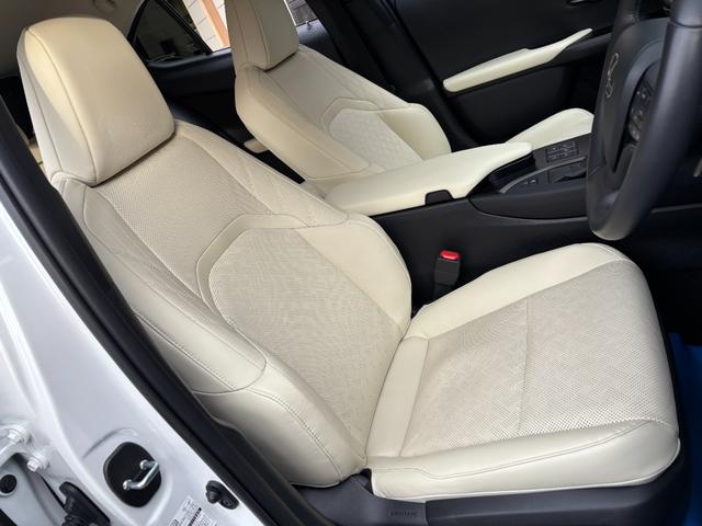 ＵＸ ＵＸ２５０ｈ　バージョンＬ　ＭＣ後モデル　白本革　パノラミックビュー　１２．３型ナビ　フルセグ　デュアルオートエアコン　三眼ＬＥＤヘッドライト　前席シートヒーター＆ベンチレーション　前後ドラレコ　ＥＴＣ　ＰＣＳ　１８ｉｎｃｈＡＷ（24枚目）