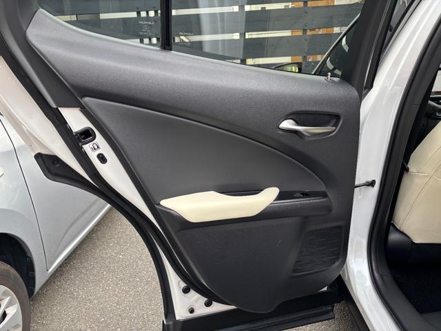 ＵＸ ＵＸ２５０ｈ　バージョンＬ　ＭＣ後モデル　白本革　パノラミックビュー　１２．３型ナビ　フルセグ　デュアルオートエアコン　三眼ＬＥＤヘッドライト　前席シートヒーター＆ベンチレーション　前後ドラレコ　ＥＴＣ　ＰＣＳ　１８ｉｎｃｈＡＷ（32枚目）