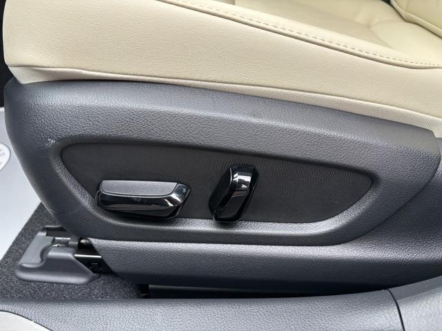 ＵＸ ＵＸ２５０ｈ　バージョンＬ　ＭＣ後モデル　白本革　パノラミックビュー　１２．３型ナビ　フルセグ　デュアルオートエアコン　三眼ＬＥＤヘッドライト　前席シートヒーター＆ベンチレーション　前後ドラレコ　ＥＴＣ　ＰＣＳ　１８ｉｎｃｈＡＷ（53枚目）