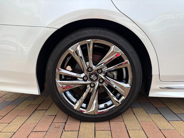 クラウンハイブリッド ＲＳアドバンス　後期型　黒革　パノラミックビューモニター　１２．３型ナビ　三眼ＬＥＤヘッドライト　前席シートヒーター＆シートクーラー　デジタルインナーミラー　カードキー　前後ドラレコ　ＥＴＣ　１８ｉｎｃｈＡＷ（17枚目）