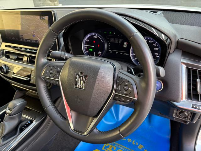 クラウンハイブリッド ＲＳアドバンス　後期型　黒革　パノラミックビューモニター　１２．３型ナビ　三眼ＬＥＤヘッドライト　前席シートヒーター＆シートクーラー　デジタルインナーミラー　カードキー　前後ドラレコ　ＥＴＣ　１８ｉｎｃｈＡＷ（45枚目）