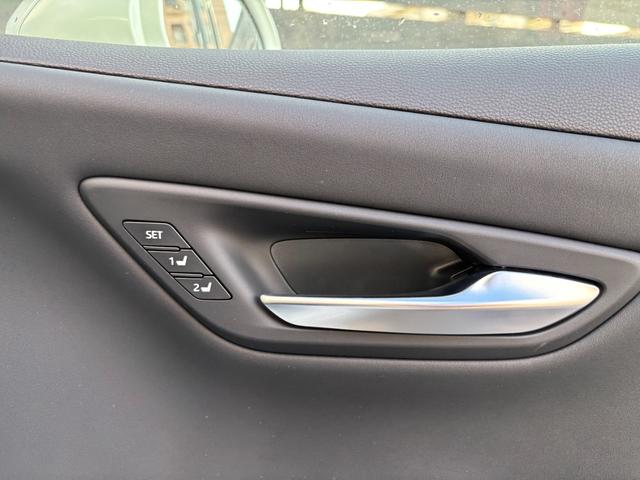 クラウンハイブリッド ＲＳアドバンス　後期型　黒革　パノラミックビューモニター　１２．３型ナビ　三眼ＬＥＤヘッドライト　前席シートヒーター＆シートクーラー　デジタルインナーミラー　カードキー　前後ドラレコ　ＥＴＣ　１８ｉｎｃｈＡＷ（52枚目）