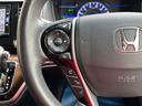 ステアリングスイッチ付き!ハンドルには、ナビやオーディオと連動したスイッチが付いています!手元で操作出来る為、大変便利ですよ♪純正ナビの嬉しいポイントですね♪