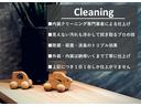 【Cleaning】内装クリーニング専門店により1台1台丁寧に汚れを浮かし拭き取っています。「ほんとに中古車?」と思えるほどの仕上がりです。ぜひ、違いをご確認下さい。