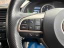 ステアリングスイッチ付き！ハンドルには、ナビやオーディオと連動したスイッチが付いています！手元で操作出来る為、大変便利ですよ♪純正ナビの嬉しいポイントですね♪