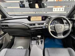 運転席周りです！大変綺麗な状態です！ご覧頂ければ、きっと気に入って頂けると思います！お問い合わせ、ご来店お待ちしております！ 4