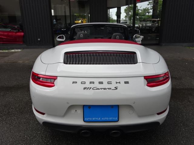 ９１１カレラＳ　カブリオレ　正規ディーラー車　右ハンドル　スポーツクロノＰＫＧ　ＲＳスパイダーモデル２０ＡＷ　ＯＰキーフリー　ＯＰスポーツエキゾースト　ＯＰ電動格納ミラー　ＧＴステアリング　可変バルブ　ＯＰカーズレッドベルト(28枚目)