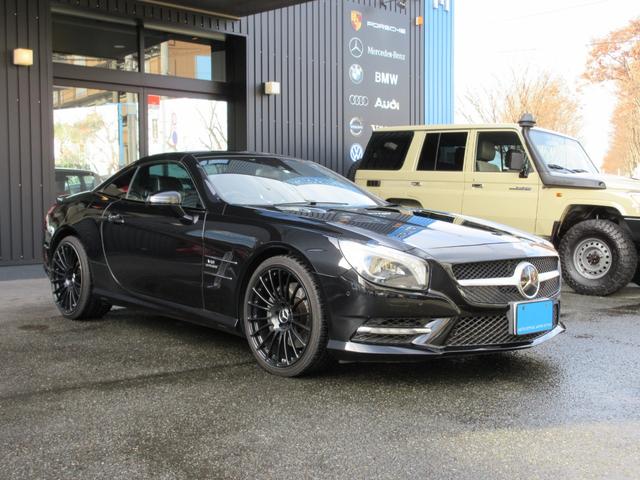 ＳＬ３５０ブルーエフィシェンシー　正規ディーラー車　右ハンドル　ＡＭＧスポーツＰＫＧ　キーレスゴー　黒革シート＆シートヒーター　社外２０ＡＷ　純正ナビ　地デジＴＶ　ＥＴＣ　ＨＩＤ　Ｂｌｕｅｔｏｏｔｈ　ＵＳＢ　レーダーセーフティＰＫＧ(4枚目)