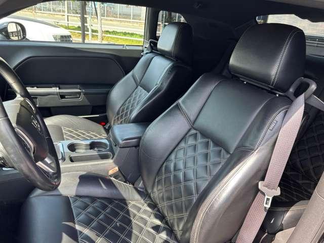 ダッジ・チャレンジャー ＳＸＴ　ＣＡＲＦＡＸ有　メモリーナビ　フルセグ（23枚目）