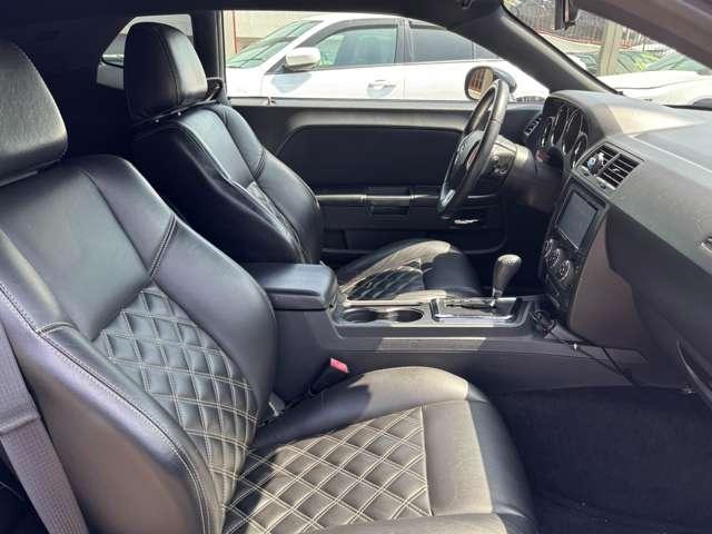 ダッジ・チャレンジャー ＳＸＴ　ＣＡＲＦＡＸ有　メモリーナビ　フルセグ（35枚目）