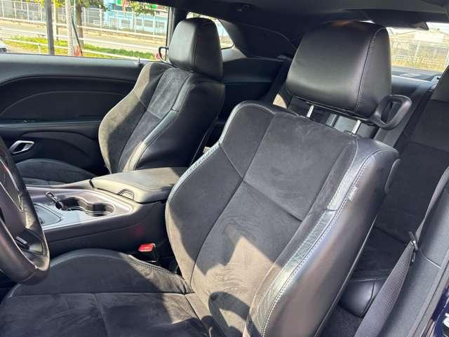 ダッジ・チャレンジャー Ｒ／Ｔ　プラス　サンルーフ　純正アルミ　シェイカーフード　純正２０インチアルミ　サンルーフ　スマートキー　プッシュスタート　クルコン　パドルシフト　ＥＴＣ　バックカメラ　ＨＩＤ（25枚目）