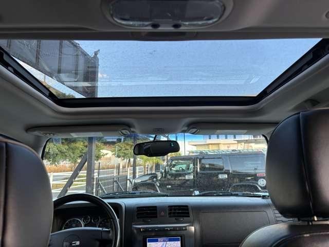 ハマーH3 3.7 4WD サンルーフ HDDナビ/フルセグ 黒革シート 20インチアルミ クルコン(19枚目)