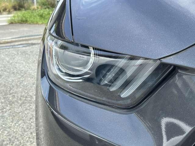 マスタング ５０イヤーズ　エディション　Ｆ／Ｓ／Ｒスポイラー　社外マフラー　ＥＴＣ　ＨＩＤ　メモリーナビ／フルセグ／Ｂｌｕｅｔｏｏｔｈ　バックカメラ　黒革シート（8枚目）