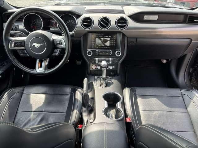 マスタング ５０イヤーズ　エディション　Ｆ／Ｓ／Ｒスポイラー　社外マフラー　ＥＴＣ　ＨＩＤ　メモリーナビ／フルセグ／Ｂｌｕｅｔｏｏｔｈ　バックカメラ　黒革シート（18枚目）