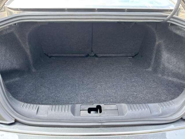 マスタング ５０イヤーズ　エディション　Ｆ／Ｓ／Ｒスポイラー　社外マフラー　ＥＴＣ　ＨＩＤ　メモリーナビ／フルセグ／Ｂｌｕｅｔｏｏｔｈ　バックカメラ　黒革シート（21枚目）