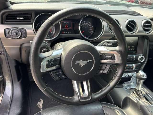 マスタング ５０イヤーズ　エディション　Ｆ／Ｓ／Ｒスポイラー　社外マフラー　ＥＴＣ　ＨＩＤ　メモリーナビ／フルセグ／Ｂｌｕｅｔｏｏｔｈ　バックカメラ　黒革シート（24枚目）