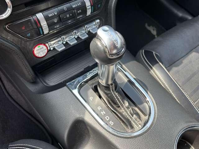 マスタング ５０イヤーズ　エディション　Ｆ／Ｓ／Ｒスポイラー　社外マフラー　ＥＴＣ　ＨＩＤ　メモリーナビ／フルセグ／Ｂｌｕｅｔｏｏｔｈ　バックカメラ　黒革シート（31枚目）