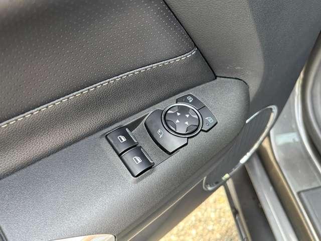 マスタング ５０イヤーズ　エディション　Ｆ／Ｓ／Ｒスポイラー　社外マフラー　ＥＴＣ　ＨＩＤ　メモリーナビ／フルセグ／Ｂｌｕｅｔｏｏｔｈ　バックカメラ　黒革シート（40枚目）