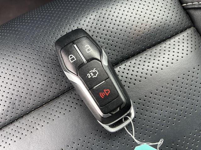 �X�}�[�g�L�[�I����}�����ƂȂ����b�N���J�ł��܂�