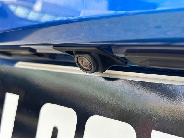 シボレーカマロ ＳＳ　サンルーフ　純正アルミ　パドルシフト　ＨＩＤ　スマートキー　プッシュスタート　革シート（12枚目）