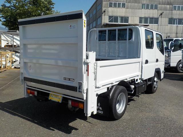 2t全低床ダブルキャブ 垂直パワーゲート600kg付 三菱キャンター陸送費用半額キャンペーン実施中!衝突被害軽減ブレーキ 車線逸脱警報装置 車輌安定性制御装置搭載車 スマートキー LEDヘッドランプ(9枚目)