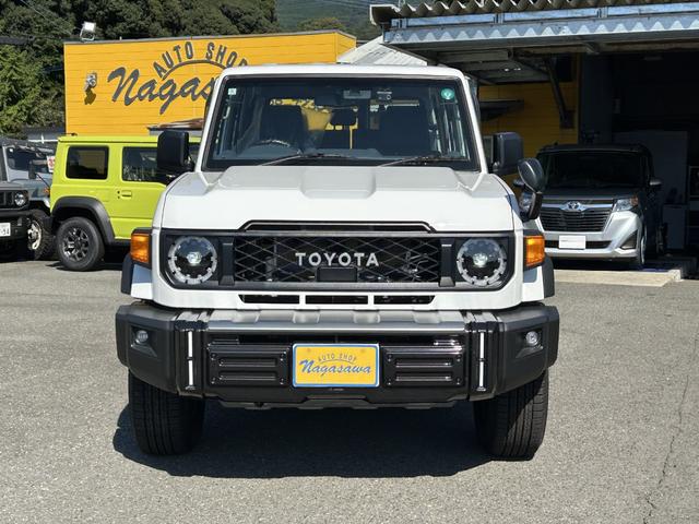 ランドクルーザー７０ ＡＸ　ディーゼルターボ　フローティングナビ　バックカメラ　ＥＴＣ　フロントバンパーガーニッシュ　ＪＡＯＳアンダーカバー　木目調インテリアパネルセット　２カメラドラレコ　セキュリティ　ドアバイザー（3枚目）