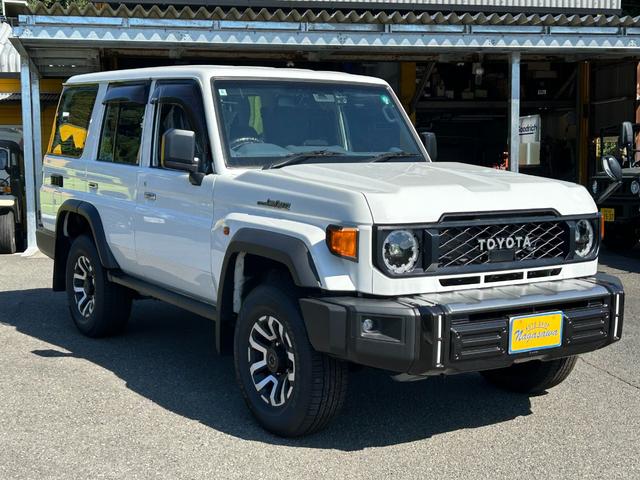 ランドクルーザー７０ ＡＸ　ディーゼルターボ　フローティングナビ　バックカメラ　ＥＴＣ　フロントバンパーガーニッシュ　ＪＡＯＳアンダーカバー　木目調インテリアパネルセット　２カメラドラレコ　セキュリティ　ドアバイザー（4枚目）