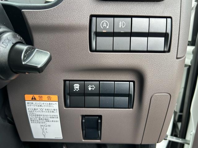 キャンター 　２ｔＷキャブ　全低床　リアビューモニター　スマートキー　リアヒーター　衝突被害軽減ブレーキ　車線逸脱警報装置　車両安定性制御装置　ゴムマット　ドアバイアー（21枚目）