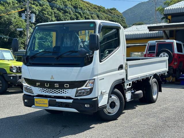 キャンター 2t平 全低床シングルキャブ 5MT 衝突被害軽減ブレーキ 車線逸脱警報装置 車両安定性制御装置 スマートキー LEDライト フォグ リアビューモニター ドアバイザー ゴムマット(2枚目)