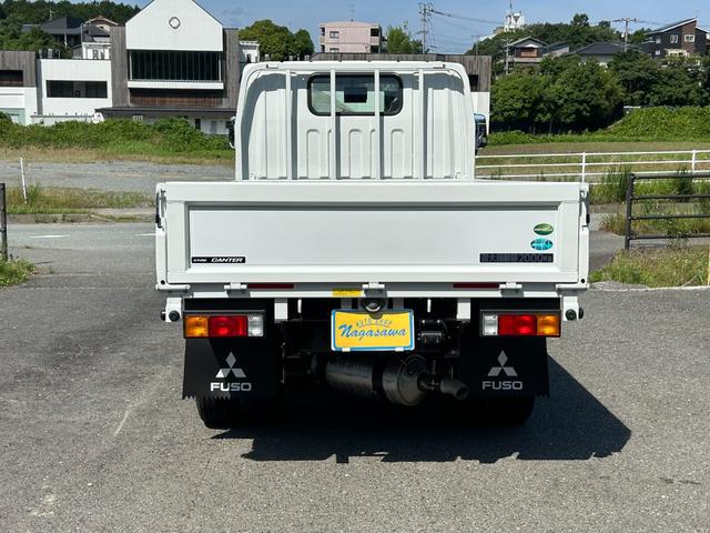 キャンター 2t平 全低床シングルキャブ 5MT 衝突被害軽減ブレーキ 車線逸脱警報装置 車両安定性制御装置 スマートキー LEDライト フォグ リアビューモニター ドアバイザー ゴムマット(6枚目)