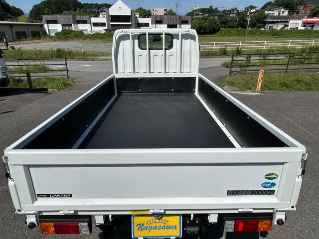 キャンター 2t平 全低床シングルキャブ 5MT 衝突被害軽減ブレーキ 車線逸脱警報装置 車両安定性制御装置 スマートキー LEDライト フォグ リアビューモニター ドアバイザー ゴムマット(8枚目)