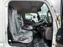 ワイドキャブロング全低床　ワイドキャブ　全低床　ＡＴ車　２．９ｔ４段ブームユニック警報型　ラジコン付　衝突被害軽減ブレーキ　車線逸脱警報装置　車輌安定性制御装置　ＬＥＤヘッドランプ　フォグ　スマートキー　電格ミラー（27枚目）