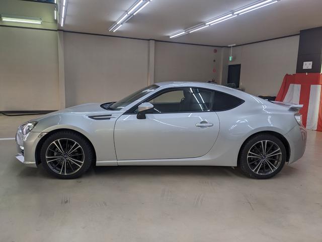 ＢＲＺ Ｒ　車検整備付　６速ＭＴ　ナビ　Ｂカメラ　電格　ＥＴＣ（8枚目）