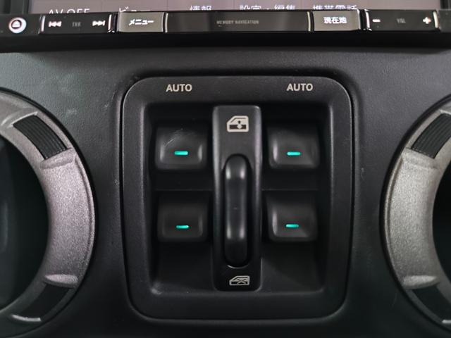 ジープ・ラングラーアンリミテッド スポーツ　禁煙車　クルコン　バックカメラ　リクライニングキット　ナビ　フルセグＴＶ　ドラレコ　キーレス　ＥＴＣ　取扱説明書　整備手帳　スペアキー　アクセルスペーサー　純１７ＡＷ　盗難防止システム　衝突安全ボディ（25枚目）