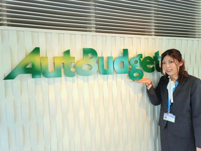 ジープ・ラングラーアンリミテッド スポーツ　禁煙車　クルコン　バックカメラ　リクライニングキット　ナビ　フルセグＴＶ　ドラレコ　キーレス　ＥＴＣ　取扱説明書　整備手帳　スペアキー　アクセルスペーサー　純１７ＡＷ　盗難防止システム　衝突安全ボディ（64枚目）