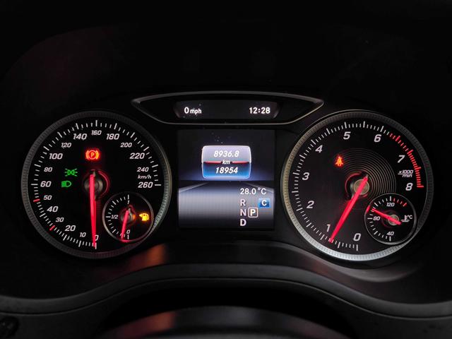 Ｂクラス Ｂ１８０　ワンオーナー　禁煙車　走行１万Ｋ台　サンルーフ　電動レザー　クルコン　レーンキープ　アテンションアシスト　シートヒーター　ドラレコ　ＥＴＣ　盗難防止システム　衝突安全ボディ　ブラインドスポットモニター（30枚目）