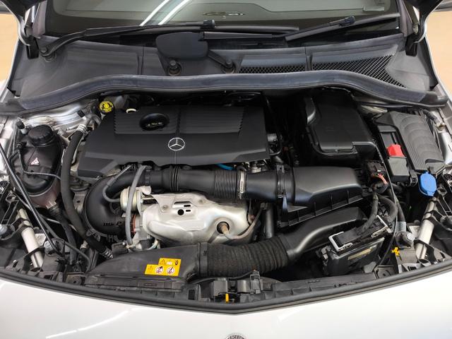 Ｂクラス Ｂ１８０　ワンオーナー　禁煙車　走行１万Ｋ台　サンルーフ　電動レザー　クルコン　レーンキープ　アテンションアシスト　シートヒーター　ドラレコ　ＥＴＣ　盗難防止システム　衝突安全ボディ　ブラインドスポットモニター（49枚目）